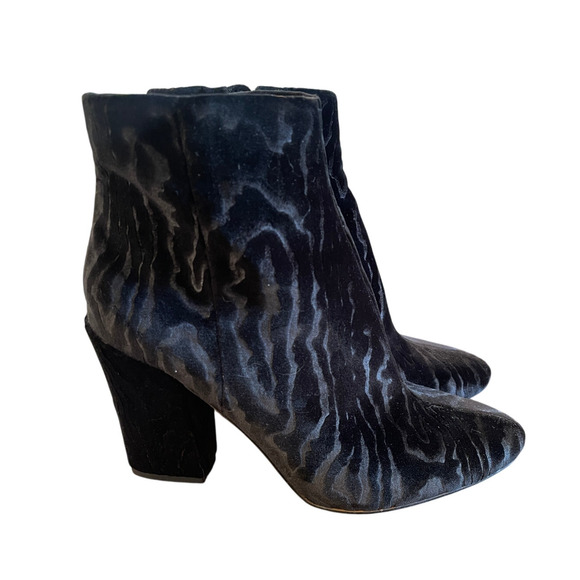 Anthropologie 8 Louise et Cie VELVET $399 Burnout Ankle Boots Zebra Black 38 - Picture 4 of 8